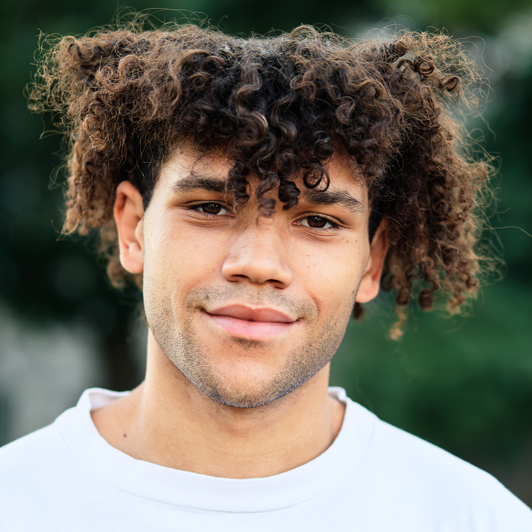 Photo of Read CUE Darius Hogg